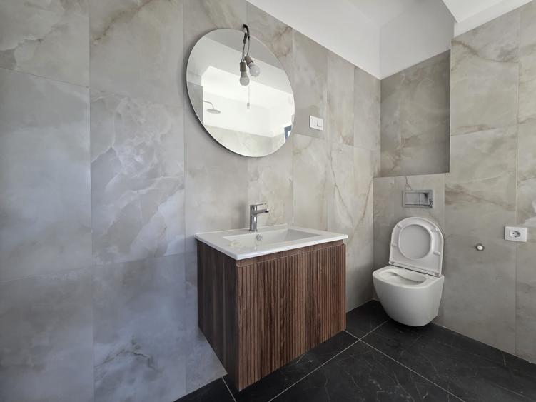 Apartament cu 3 camere decomandat în Bucium