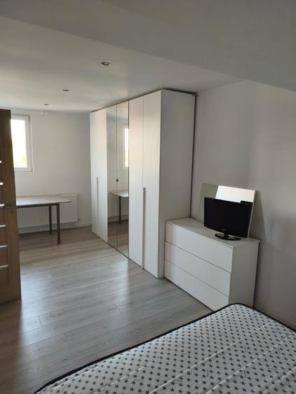 Apartament cu 3 camere decomandat în Ghiroda