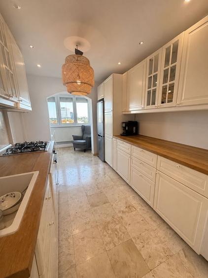 Apartament cu 3 camere decomandat, mobilat în Take Ionescu