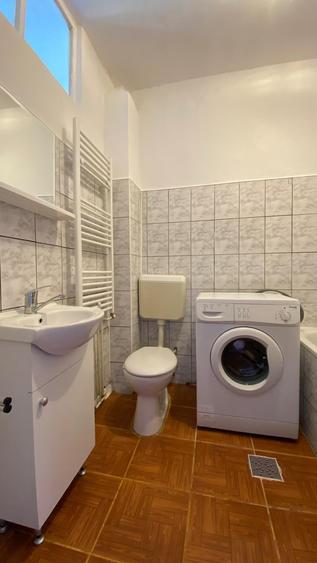 Apartament cu 2 camere decomandat în Tractorul