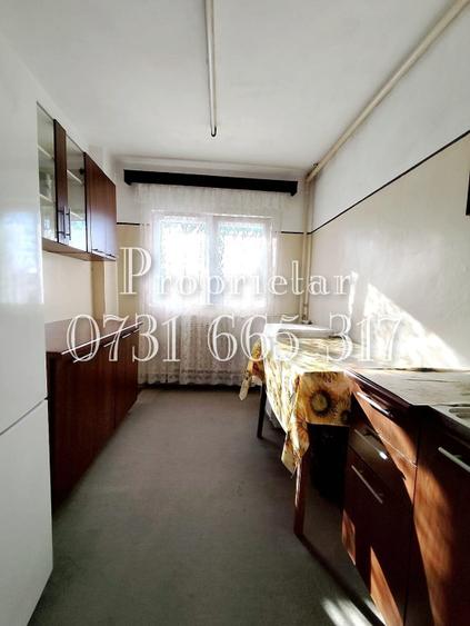 Apartament cu 3 camere semidecomandat în Tei