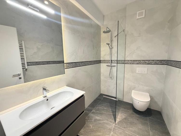 Apartament cu 3 camere decomandat, mobilat în Iancu Nicolae