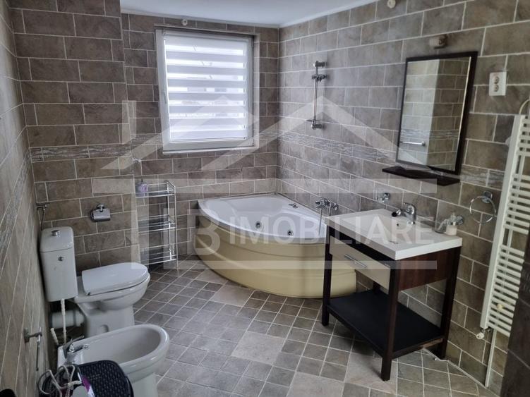 Apartament cu 3 camere decomandat în Ultracentral