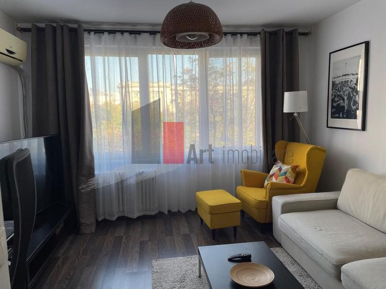 Apartament cu 2 camere decomandat în Sala Palatului