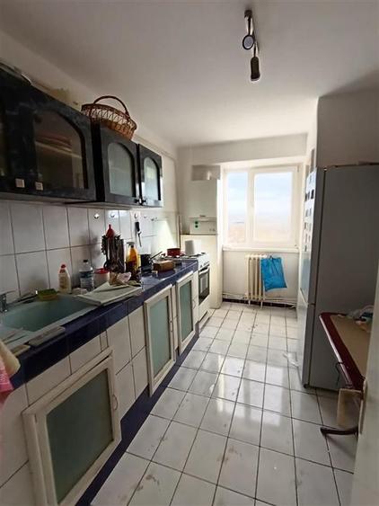 Apartament cu 3 camere decomandat în Viziru 3