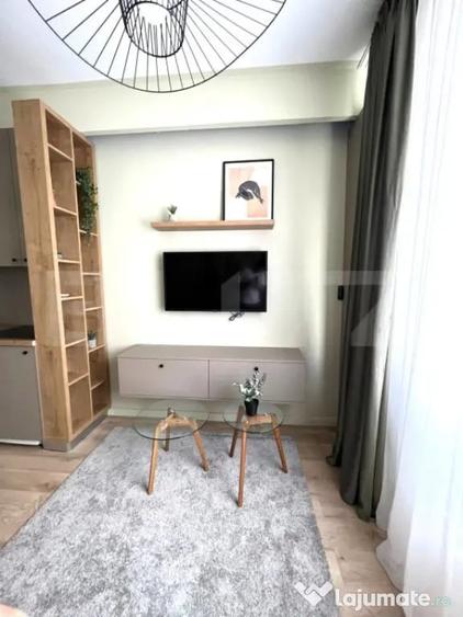 Apartamnt cu o camera, 21 mp, complet renovat, zona Calea F - 5