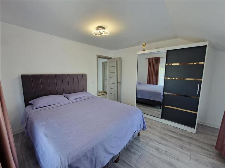Casă individuală cu 6 camere cu Teren 595 Mp în Săbăreni
