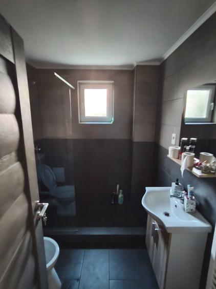 Casă cu 3 camere cu Teren 200 Mp în Central