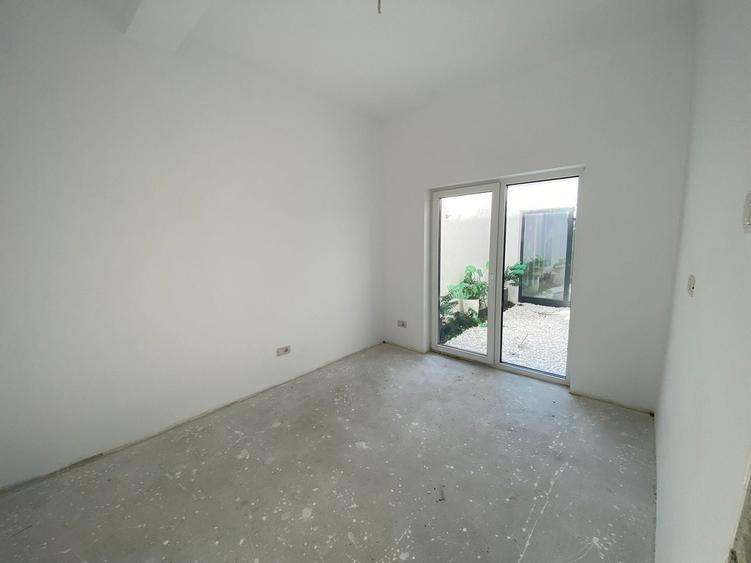 Duplex cu 4 camere cu Canalizare în Săcălaz