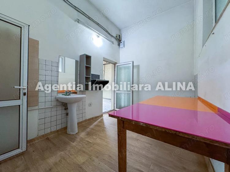 Spațiu comercial, de 100 mp, în Ceangăi