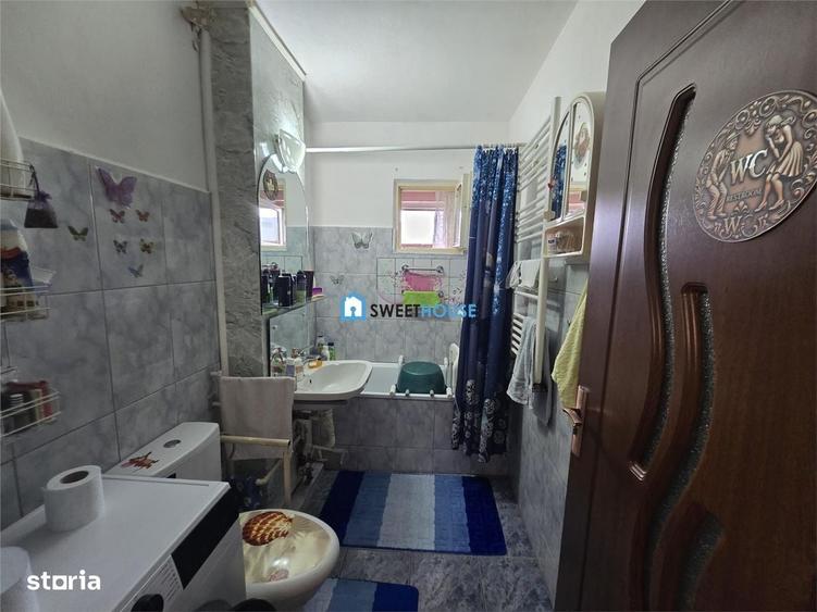 Apartament cu 4 camere decomandat în Central