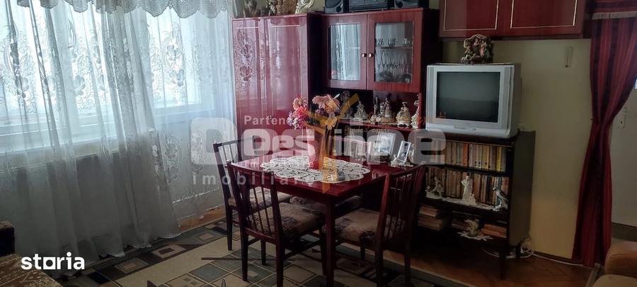 Apartament cu 2 camere semidecomandat, mobilat în Nord-Vest