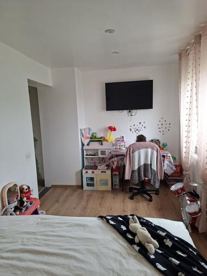 Apartament cu 4 camere decomandat în Feldioara