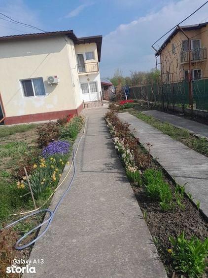 Casă cu 4 camere cu Teren 150 Mp în Cornești