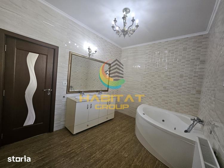 Casă cu 5 camere cu Teren 400 Mp în Central