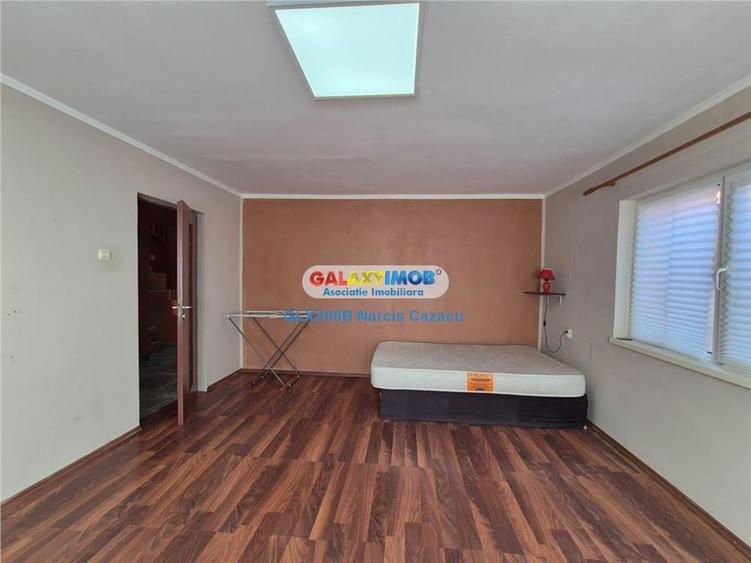 Casă cu 7 camere cu Teren 359 Mp în 1 Mai