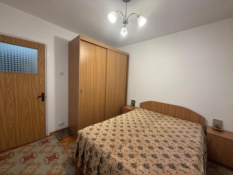 Apartament cu 3 camere decomandat, mobilat în Brâncoveanu