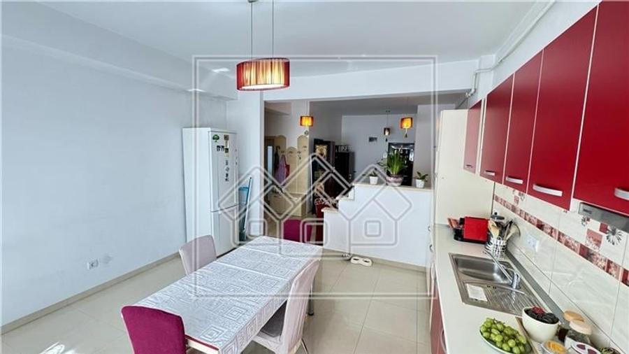Apartament cu 3 camere nedecomandat în Turnișor