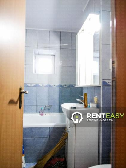 Apartament cu 3 camere decomandat în Nicolina