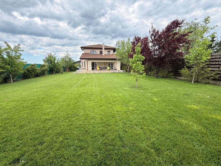 Casă individuală cu 5 camere cu Teren 1000 Mp în Corbeanca