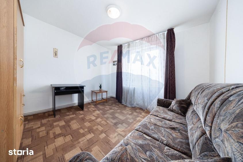 Apartament cu 3 camere decomandat în Dârste