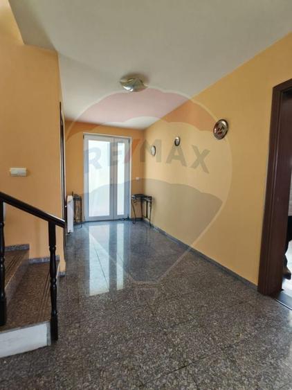Casă individuală cu 5 camere cu Teren 500 Mp în Hărman
