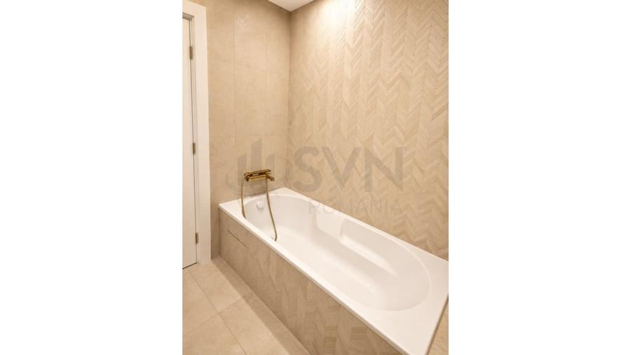 Apartament cu 3 camere decomandat, mobilat în P-ța Victoriei
