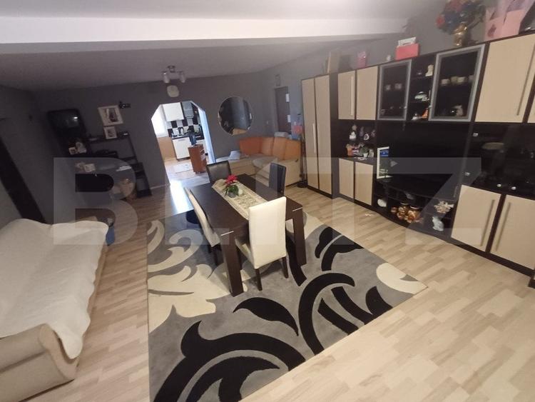 Casă individuală cu 6 camere cu Canalizare în Exterior Est