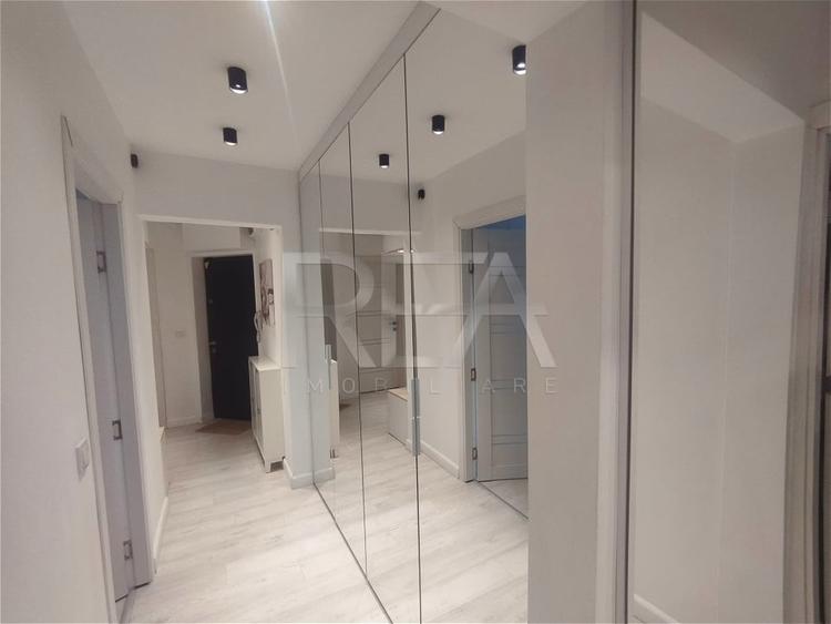 Apartament cu 3 camere decomandat, mobilat în Titan