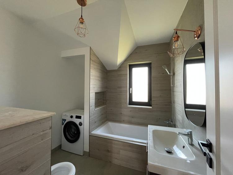 Duplex cu 4 camere cu Canalizare în Moșnița Nouă
