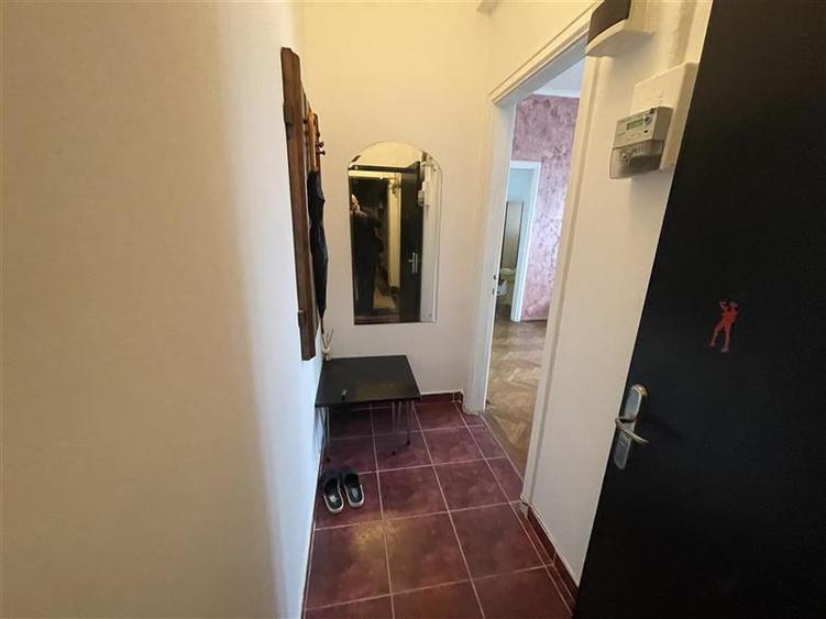 Apartament cu 2 camere semidecomandat în Unirii