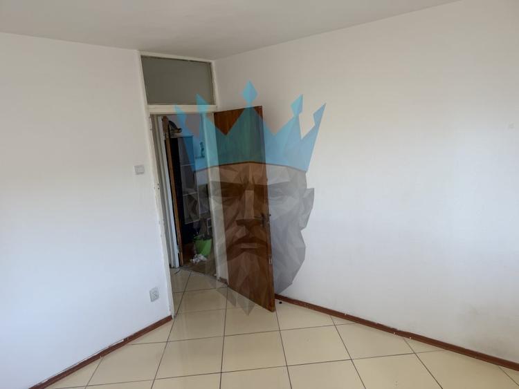 Apartament cu 3 camere semidecomandat în Ștefan cel Mare
