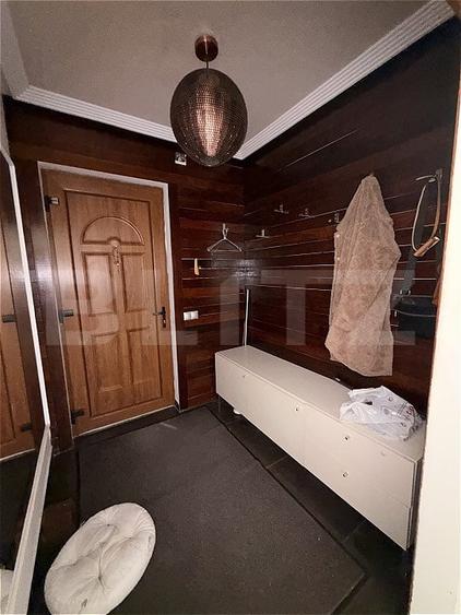 Apartament cu 3 camere semidecomandat, mobilat în Florești