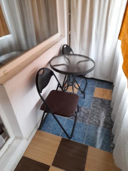 Apartament cu 2 camere decomandat în Titan