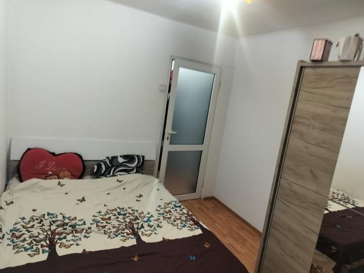 Apartament cu 2 camere decomandat, mobilat în Rovine