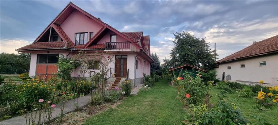Hotel/Pensiune, de 579.40002441406 mp, în Runcu
