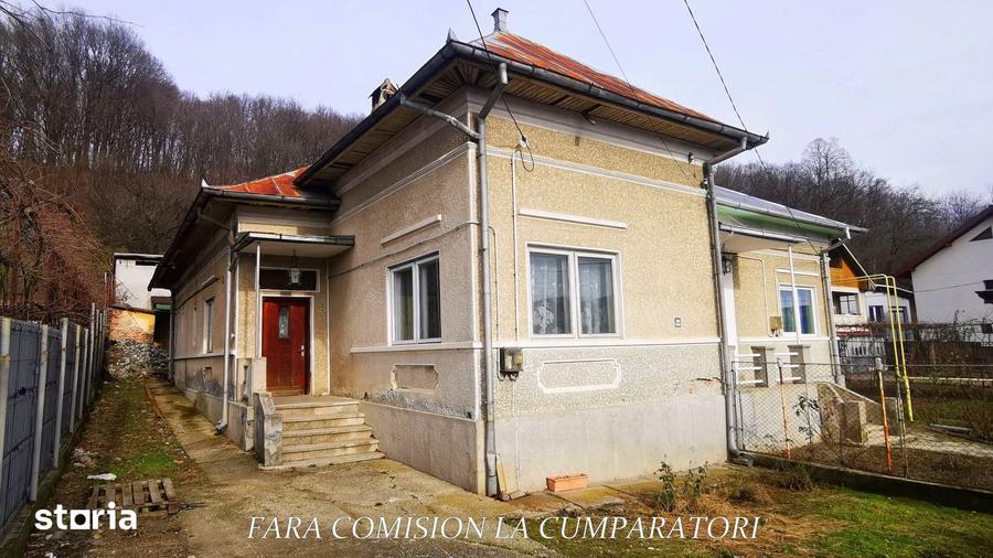 Casă cu 3 camere cu Teren 2013 Mp în Central