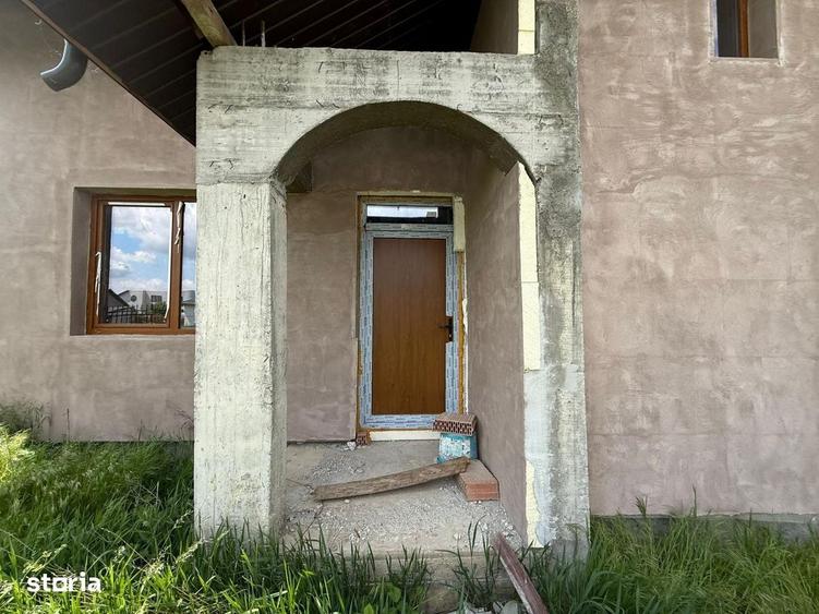 Casă cu 4 camere în Dumbrăveni
