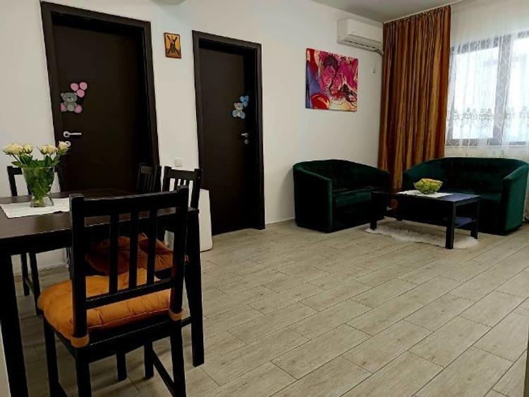 Apartament cu 3 camere semidecomandat în Rahova - 2