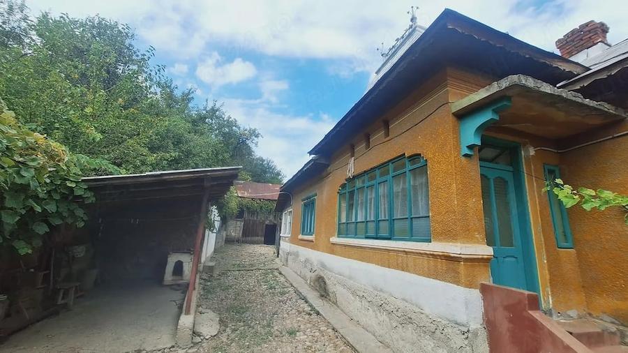 Casă cu 3 camere cu Teren 3600 Mp în Bărbătești
