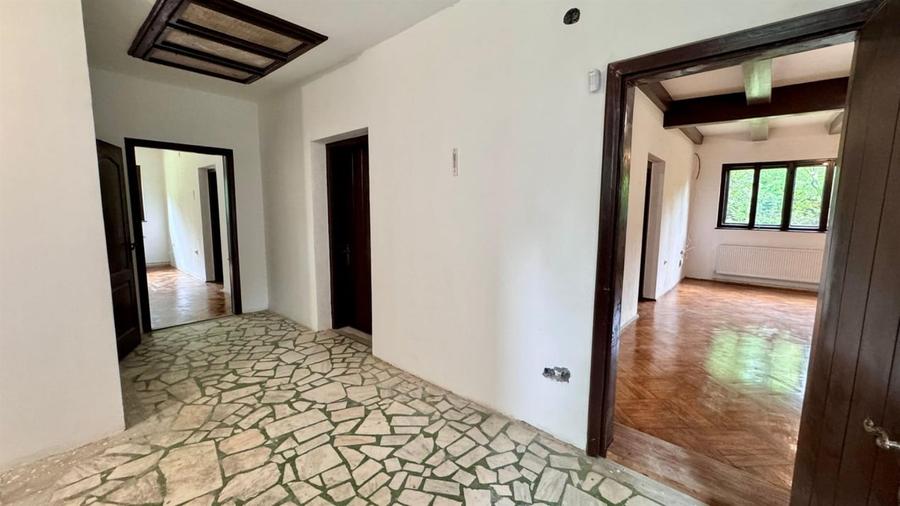 Casă individuală cu 5 camere cu Teren 2257 Mp în Andrei Mureșanu