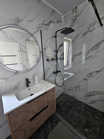 Apartament cu 3 camere semidecomandat, mobilat în Șelimbăr