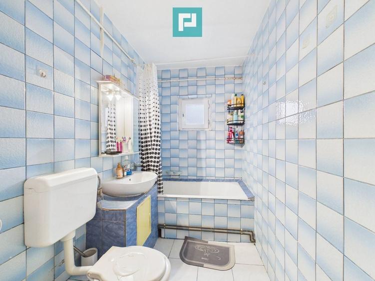 Apartament cu 3 camere semidecomandat, mobilat în Micălaca