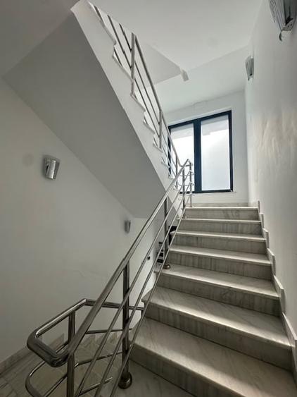 Casă individuală cu 12 camere cu Piscina în Cotroceni
