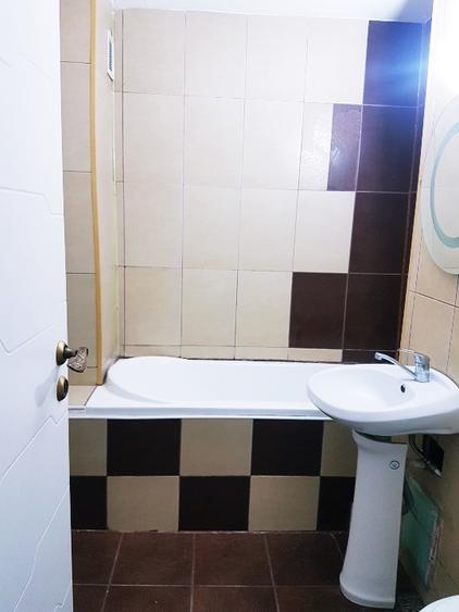 Persoana fizica,  Cameră disponibilă, într-un apartament , zona Dacia. Doar pent - 12