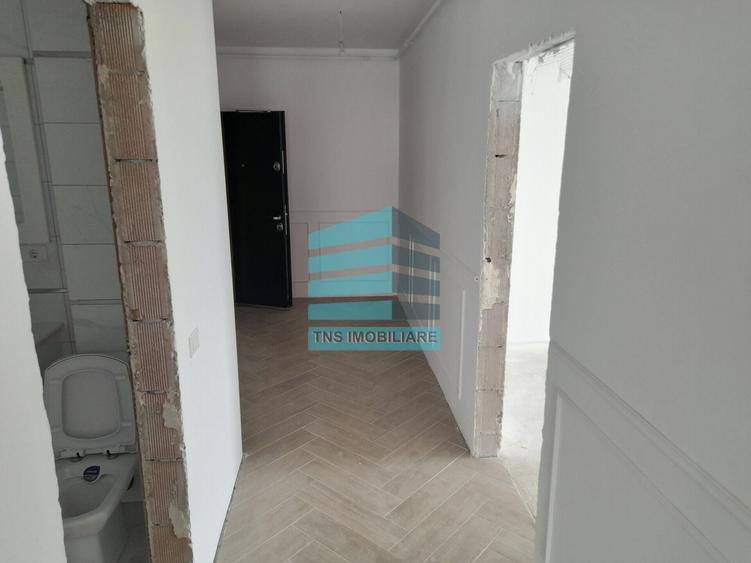 Apartament cu 4 camere decomandat în Titan