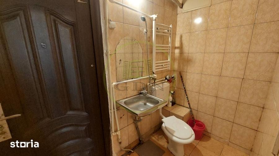 Garsonieră semidecomandată în Craiovița Nouă