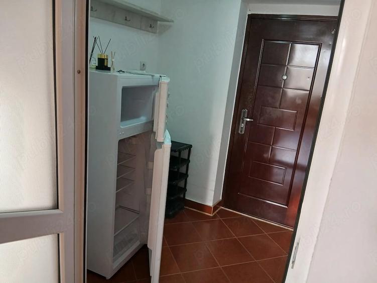 Garsonieră decomandată în Central