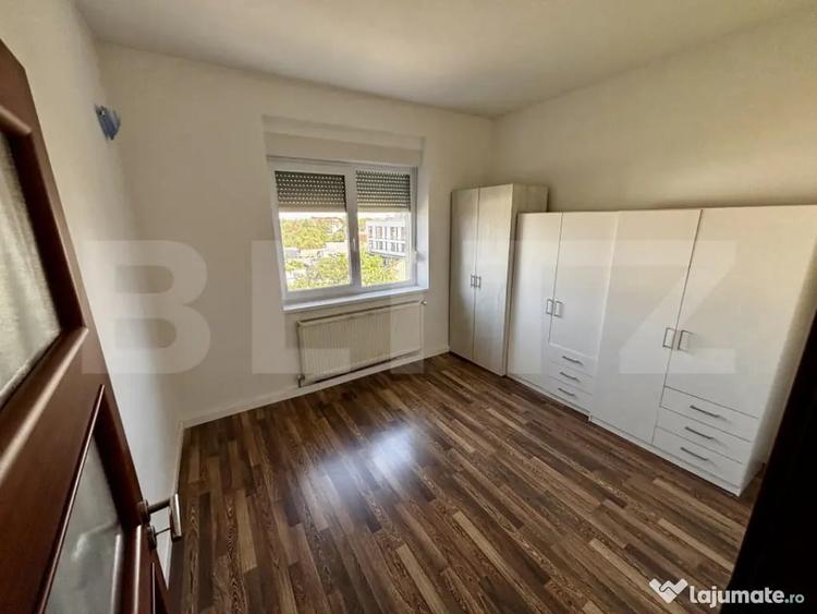 Apartament cu 4 camere decomandat în Central
