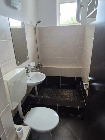 Apartament de vanzare 1 camera, zona Gojdu - 3